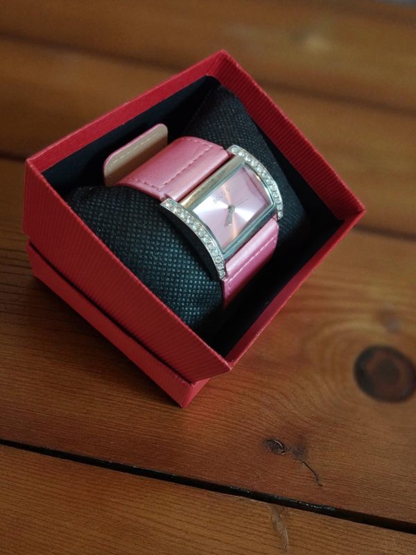 (LW79) SOLO Ladies pink thick banded leather strap wrist watch - Image 2