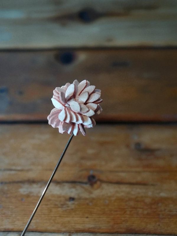 (LP8) Smaller silk flower design lapel / hat pin - Image 2