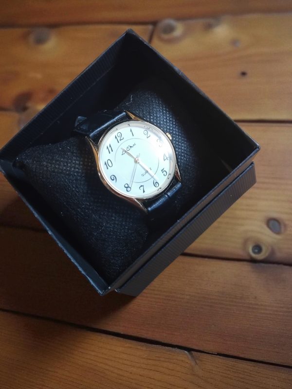 (Lc8) Le Chat ladies / gents soft or hard leather strap watch - Image 8