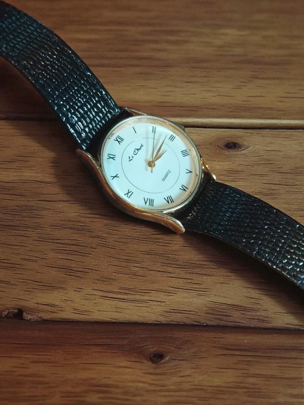(Lc8) Le Chat ladies / gents soft or hard leather strap watch - Image 2