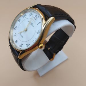 (Lc8) Le Chat ladies / gents soft or hard leather strap watch