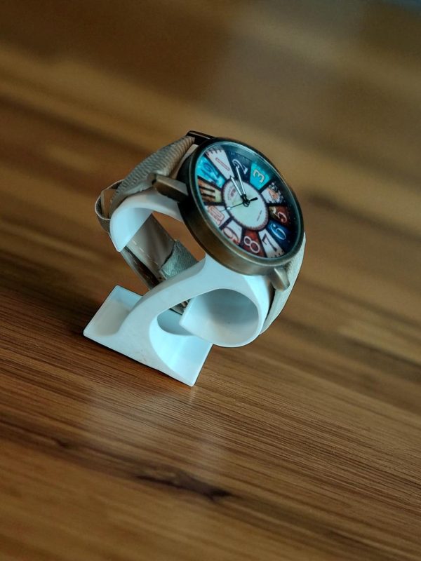 (MW88) Pastel shade face with fabric strap ladies/gents boxed wrist watch
