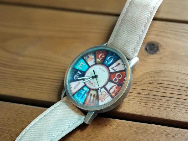 (MW88) Pastel shade face with fabric strap ladies/gents boxed wrist watch - Image 5