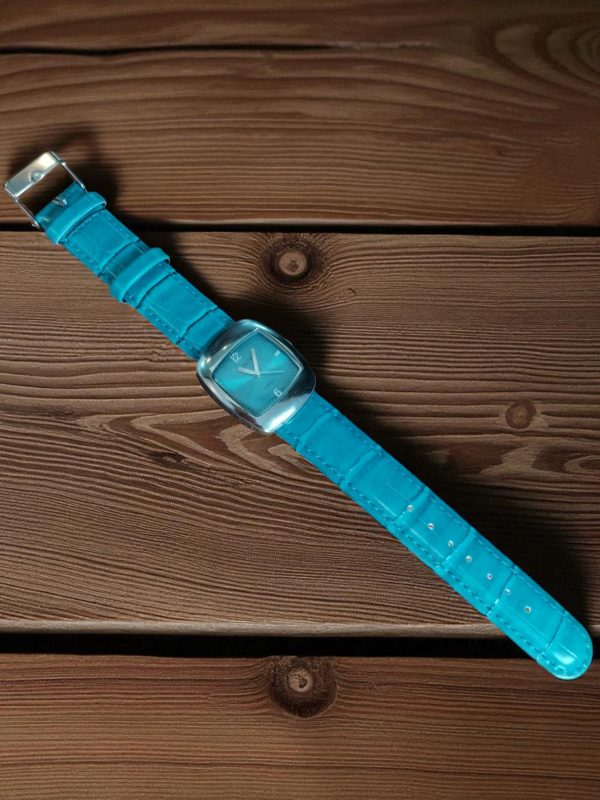 (LW92) Ladies Citron of London blue leather strap watch - Image 2