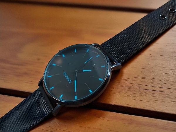 (MW86) Geneva stainless steel strap watch - Image 3