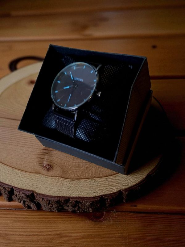 (MW86) Geneva stainless steel strap watch - Image 5