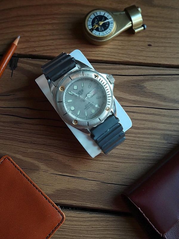 (MW100) Chateau Gents / teenagers watch with date feature - Image 3