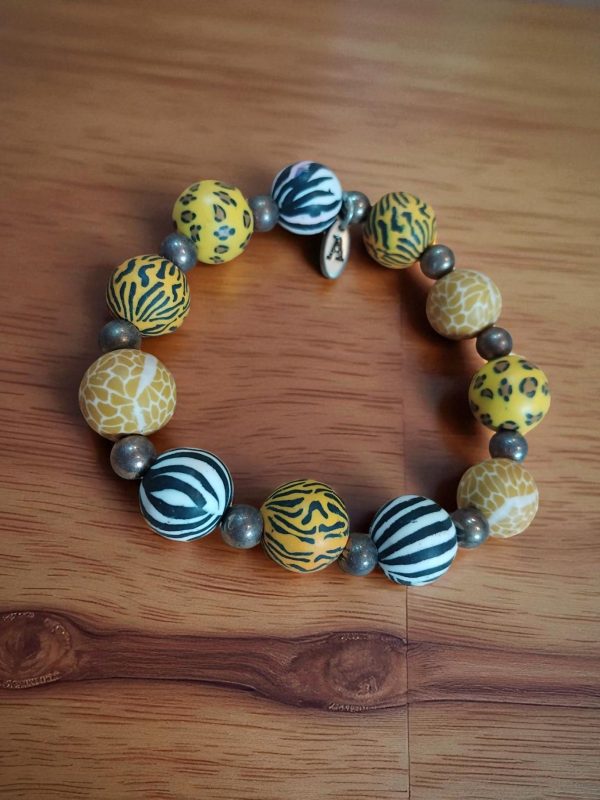 (B12) Artisan Bead adult/teenager boxed bracelet - Image 3