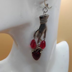 (E61) Ladies / teenagers Goth punk earrings