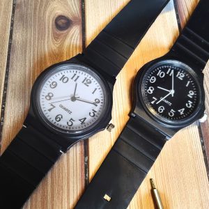 (BE-50) Ladies or gents or teenager simple design watch