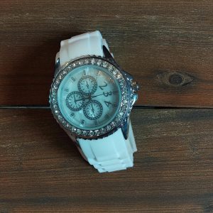 (MW112) Spirit ladies / gents / teenager silicone strap watch boxed