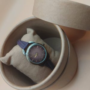 (LW210) Kahuna of Hawaii boxed ladies / teenagers watch