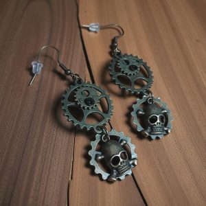 (E72) Pair of steampunk / goth earrings