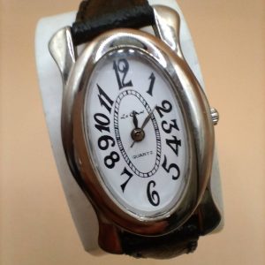 (Lc20) Le Chat ladies/teens leather strap dress watch