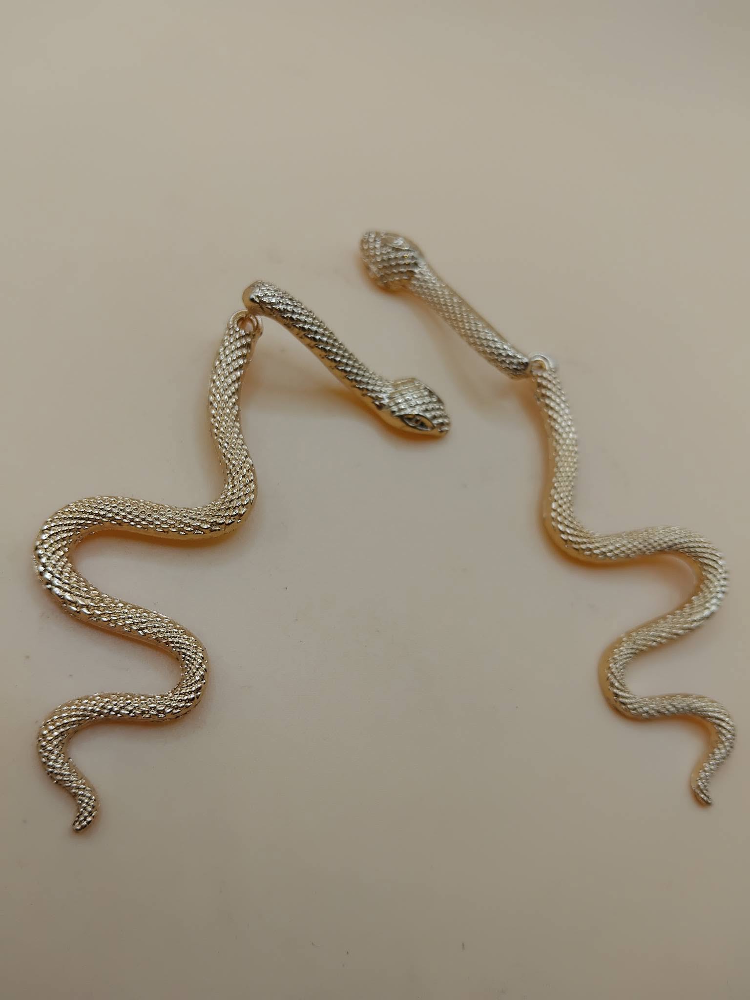 (E100) 1 Pair Gold Patterned Snake Design Earrings, Vintage Punk Style - Image 3