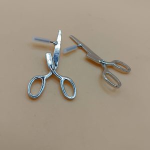 (E90) Scissor earrings