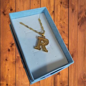 (N618) Letter R lightweight pendant necklace