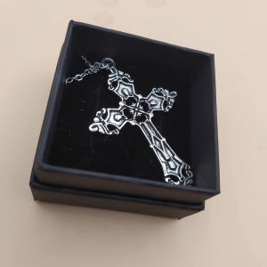 (N610) Cross pendant necklace