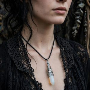 (N4) Natural Opal precious stone faceted pendulum necklace