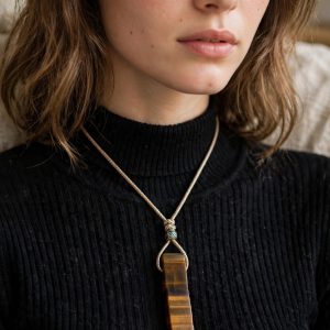 (N6) Precious stone pendant necklace